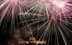 Tech Q & A: Tablet vs. laptop, photographing New Year’s fireworks