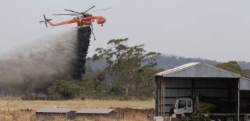 More than 100 homes destroyed in Australia wildfire