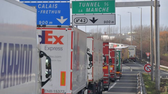 French customs agents disrupt Calais port ahead of Brexit